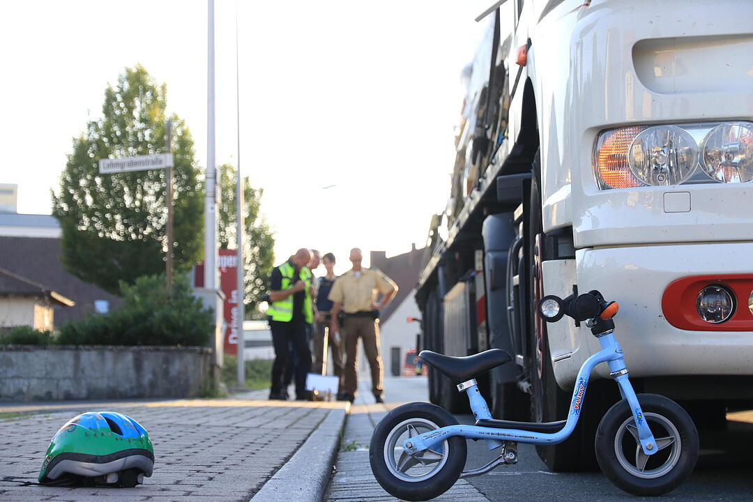 Kreis Bad Kissingen: Lkw erfasst Kind (2)