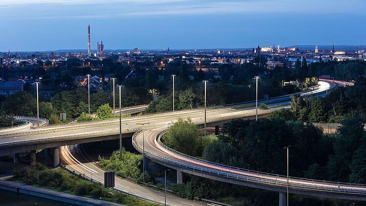 Nürnberg: Baumaßnahmen planen und umsetzen - Sör stellt Brückenbericht 2022 vor