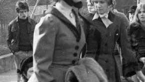 Ingeborg Schöner schreitet durch die Gymnasiumsgasse. Foto: CT-Archiv