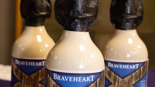 Das Bier namens Braveheart Scotch Wood Ale zeichnete sich durch seine Lagerung auf Holzchips aus - und durch das urige Flaschendesign.  Foto: Sonny Adam