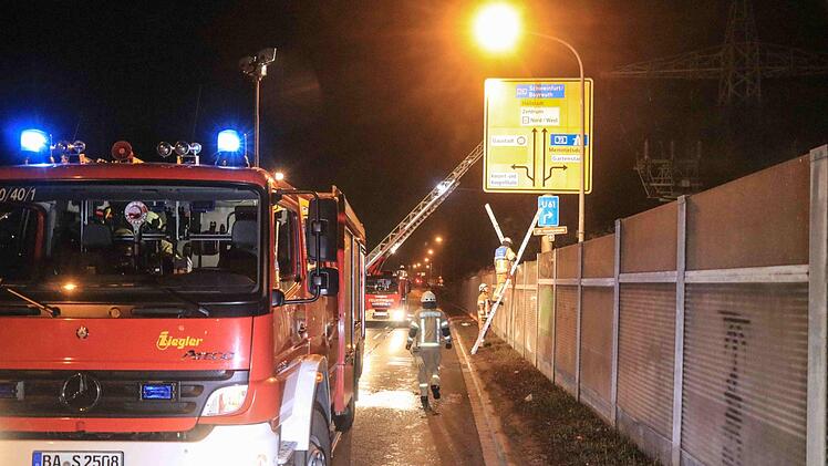 In Bamberg musste die Feuerwehr wieder ausrücken. Treibt ein Brandstifter in Bamberg sein Unwesen? Foto: NEWS5 / Merzbach