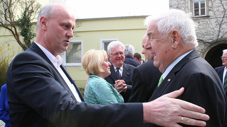 Auch Höchstadts Bürgermeister Gerald Brehm gratulierte. Foto: Evi Seeger