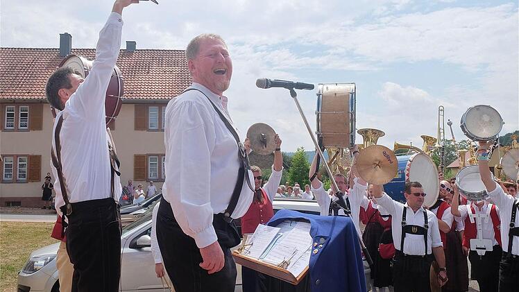 Die Klingenthaler Musikanten feierten in Windheim  Foto: Gerd Schaar