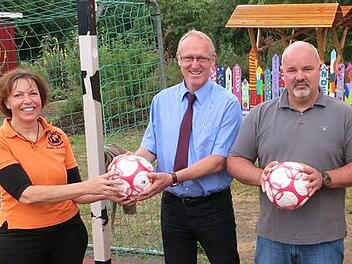 Kicken mit fairen Fu&szlig;b&auml;llen