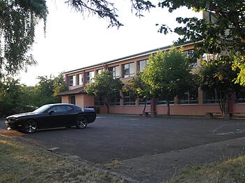Der Pausenhof der Grundschule in Kirchlauter umgestaltet werden. Ein erster Entwurf wurde im Gemeinderat besprochen und soll verfeinert werden.  Günther Geiling