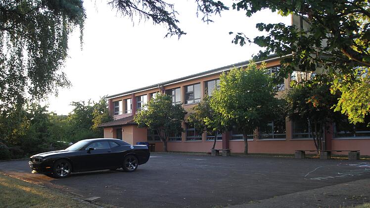 Der Pausenhof der Grundschule in Kirchlauter umgestaltet werden. Ein erster Entwurf wurde im Gemeinderat besprochen und soll verfeinert werden.  Günther Geiling