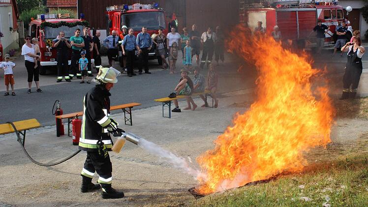 Das Feuer ist seit 110 Jahren der natürliche Feind der Schoßaritzer Feuerwehr.  Foto: fra-press