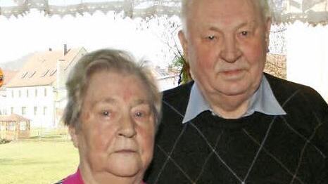 Nach 65 Ehejahren feierten in Untersteinbach Fritz und Agathe Riegler ihre Eiserne Hochzeit.  Foto: Sabine Weinbeer