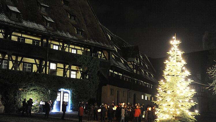 So sah der Weihnachtsbaum in der Alten Hofhaltung in früheren Jahren aus. Foto: Ronald Rinklef