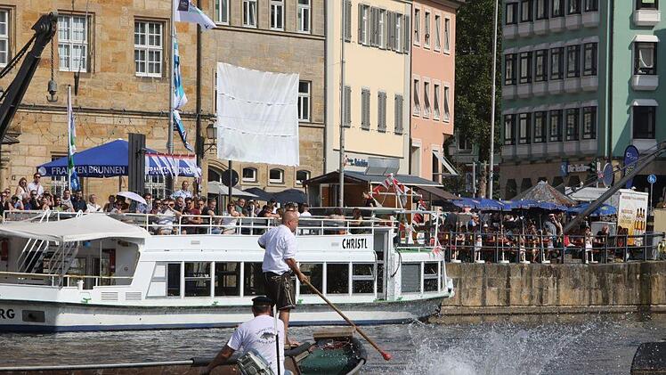 Fischerstechen der Erwachsenen am Sonntag. Foto: Barbara Herbst