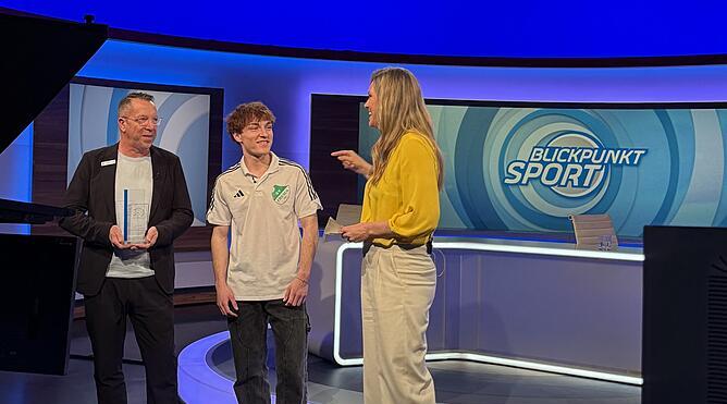 Bei Blickpunkt Sport: 1860-Trainer ehrt Kronacher Talent