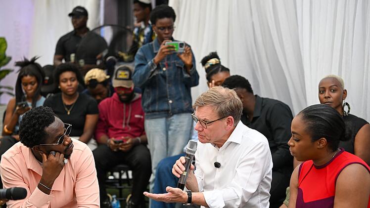 Au&szlig;enminister Wadephul besucht Nigeria