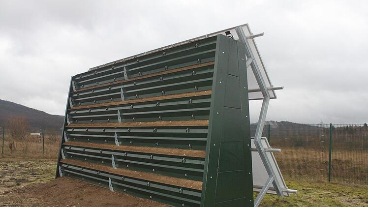 Der Solar-Lärmschutzwall soll im Neubaugebiet Reundorf eingesetzt werden.Foto: Stefanie Gleixner