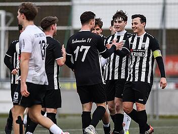 Kantersieg nach Fehlstart: FC Sand spielt mit dem Feuer