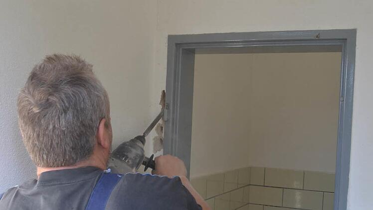 Sogar die T&uuml;rrahmen m&uuml;ssen raus.Foto: Katrin Zimmermann