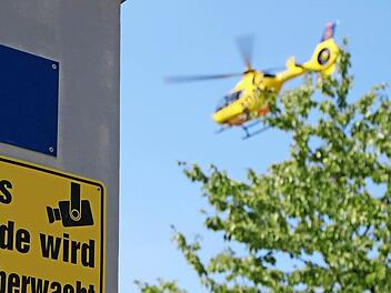 Per Hubschrauber wurde der schwer verletzte Mitarbeiter damals ins Krankenhaus gebracht, bis heute befindet er sich in ärztlicher Behandlung und ist arbeitsunfähig. Jetzt kam der Fall von Gericht. Foto: Archiv/U. Müller