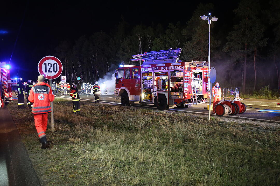 Zwei Tote, vier Schwerverletzte bei Unfall auf A3