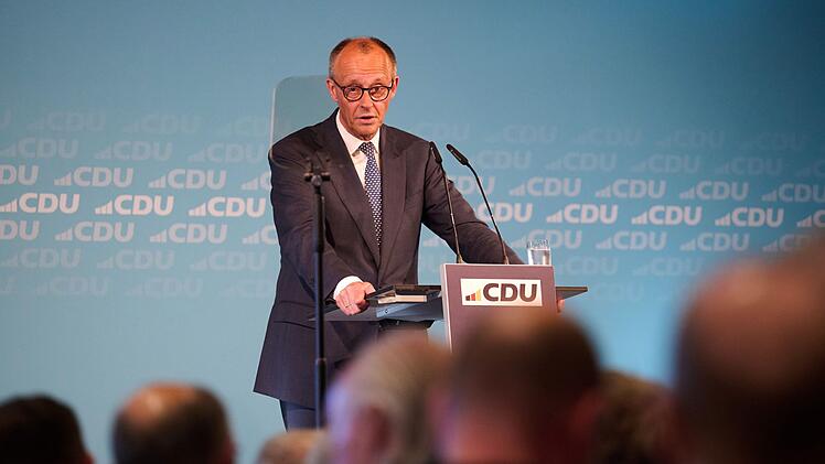 Bundeskanzler Merz beim Jubil&auml;um des Neheim-H&uuml;stener Programms