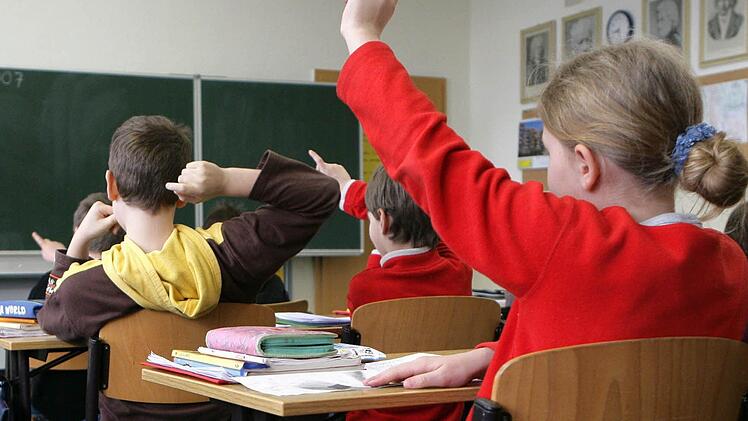 Schule, Bildung und Ausbildung bedeuten Zukunft - daran arbeitet der Kreis Haßberge.  Foto: dpa/Archiv