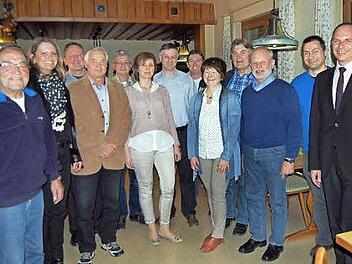 Der neu gewählte CSU-Vorstand präsentierte sich am Mittwoch in der Gaststätte Haugeneder. Foto: Andreas Welz
