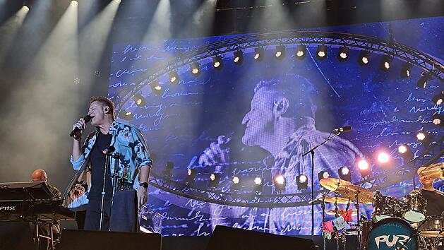 Coburger Open-Air-Sommer 2024: Pur machte den Abschluss - S&auml;nger Hartmut Engler emotional