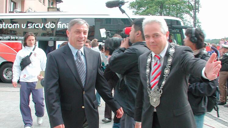 Impressionen vom Empfang der kroatischen Nationalmannschaft am 5. Juni 2006 in Bad Brückenau. Foto: Ralf Ruppert/Archiv Saale-Zeitung
