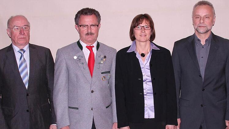 Sportehrenbriefe: Unser Bild zeigt (v. l.) Gerhard Antlitz, Alfred Schlembach, Katja Hofmann und Paul Fella. Foto: Dieter Britz