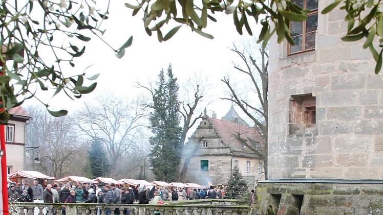Streifzug durch den Weihnachtsmarkt Mitwitz, mit seinen rund 100  Verkaufst&auml;nden.Herbert Fischer