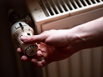 Heizung und Heizthermostat Heizung und Heizthermostat