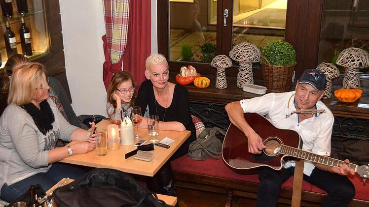 Die Fans kamen bei der Rotation-Party voll auf ihre Kosten. Foto: Rauch