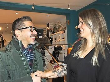 Die Nachbarn Mirko Fontana und Raphaela Kotschenreuther  Foto: Veronika Schadeck