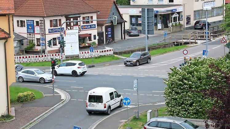 Die Kreuzung B 470/ Breitenbacher Straße ist seit Jahrzehnten ein neuralgischer Verkehrsknotenpunkt. Foto: Josef Hofbauer