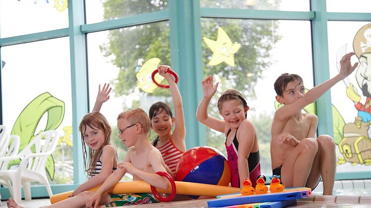 Kinder sind im Ansbacher Aquella bestens aufgehoben. Foto: Ansbacher Bäder und Verkehrs GmbH