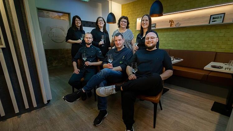Das Team des Weißen Rössls. Foto: Ben Kiesel