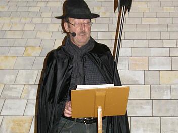 Der gebürtige Seubrigshäusener Helmut Apell wohnt in der Oberpfalz, managt aber seit Jahren die Fosenocht-Sitzungen in der alten Heimat.Fotos: Philipp Bauernschubert