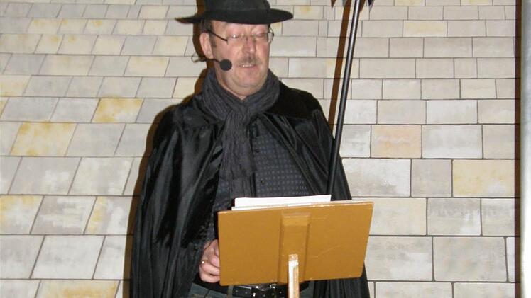 Der gebürtige Seubrigshäusener Helmut Apell wohnt in der Oberpfalz, managt aber seit Jahren die Fosenocht-Sitzungen in der alten Heimat.Fotos: Philipp Bauernschubert
