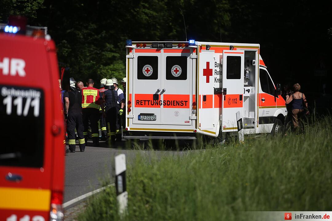 Kreis Bamberg: 17-jähriger Motorradfahrer fährt auf Traktor auf und wird schwer verletzt