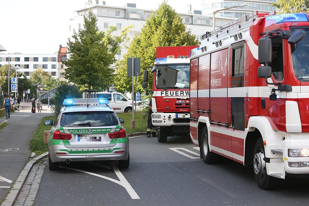 Wohnung in Mehrfamilienhaus brennt