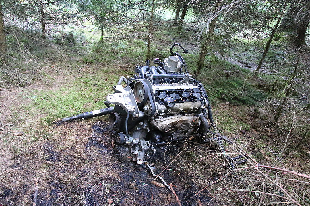 A73: Auto überschlägt sich und fällt Abhang runter18 19:06