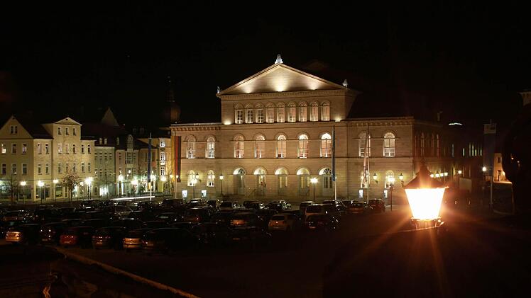Am 8. Juni 2013 soll Roland Fisters Musical-Oper "Dorian Gray" am Landestheater Coburg uraufgeführt werden.