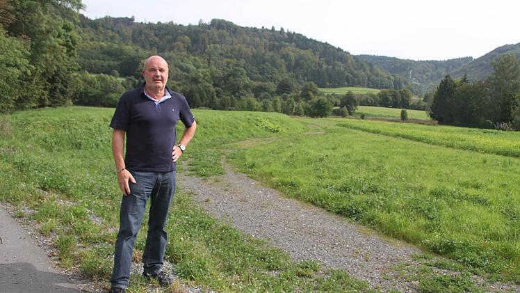 Die Umgehung würde hinter der Hainbergsiedlung verlaufen. Eine Verschandlung des Tores zum Steinachtal befürchtet Umgehungsgegner Knud Espig.