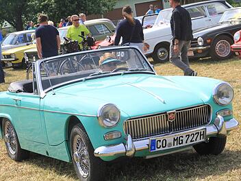 Tolle Cabrios waren zu sehen beim Oldtimertreffen in Bad Staffelstein.Gerda Völk