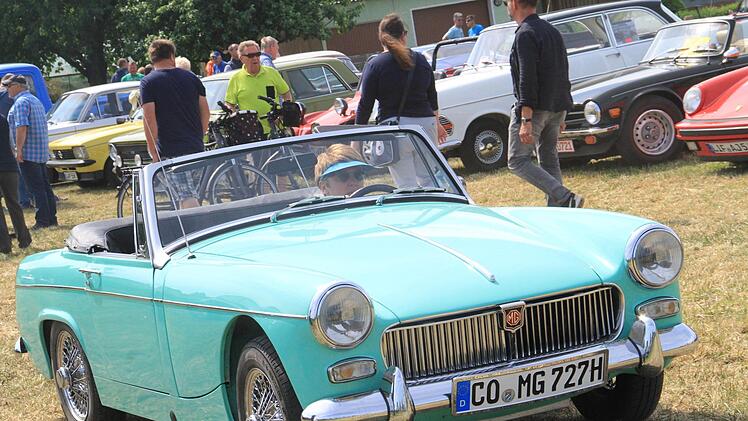 Tolle Cabrios waren zu sehen beim Oldtimertreffen in Bad Staffelstein.Gerda Völk