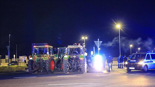Landwirte blockieren Lidl-Zentrallager in Oberfranken