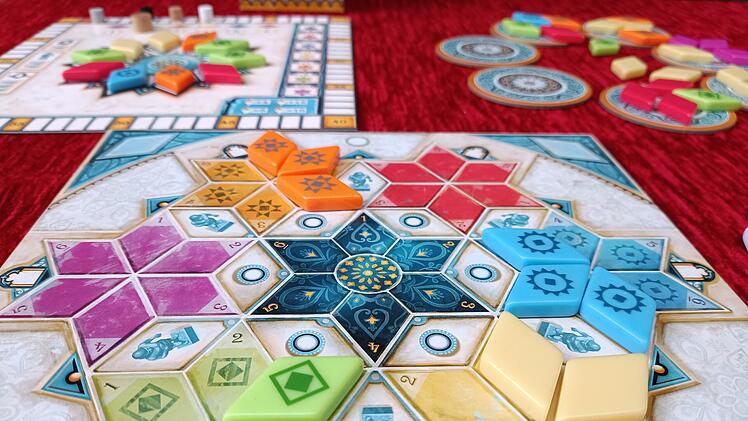 Spiele-Test Azul - Der Sommerpavillon: So gut ist der dritte Teil der Azul-Reihe