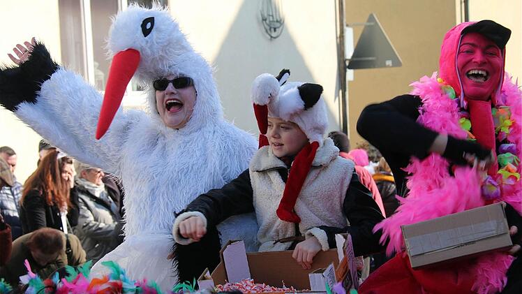 Mitten im Faschingszug in Westheim. Foto: Gerd Schaar