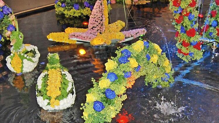 Wasserspiele im Regentenbau in Bad Kissingen mit Rosen ... Foto: Sigismund von Dobschütz