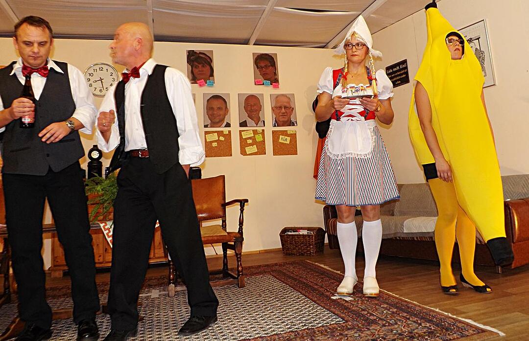 07.11.2016 Theatergruppe Gerach spielt >Die Nacht der Nächte!<