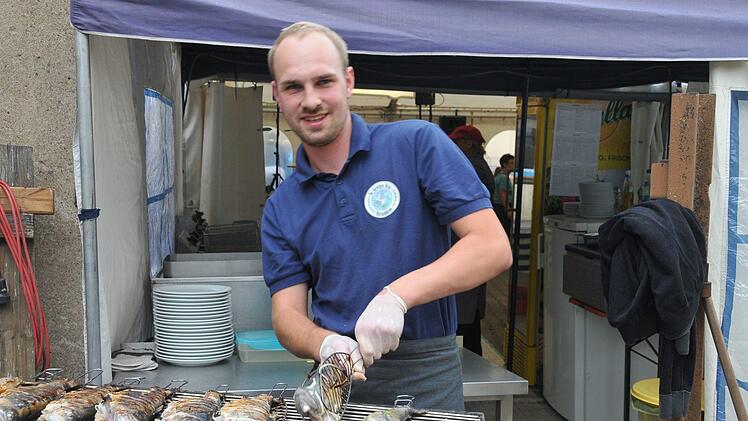 Die Söhne helfen beim Hoffest mit.   Foto:privat