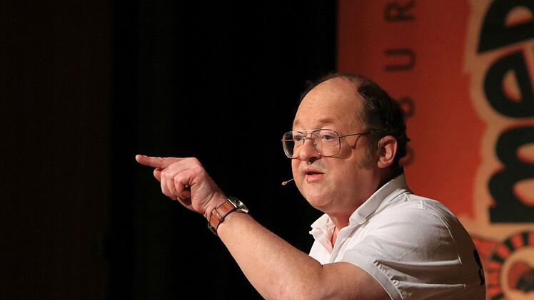 Reichlich Applaus gab es bei der 8. Coburger Comedy-Gala im Kongresshaus Rosengarten - auch für Bademeister Schaluppke.Foto: Jochen Berger